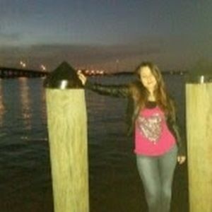 Meet your Posher, Anaid